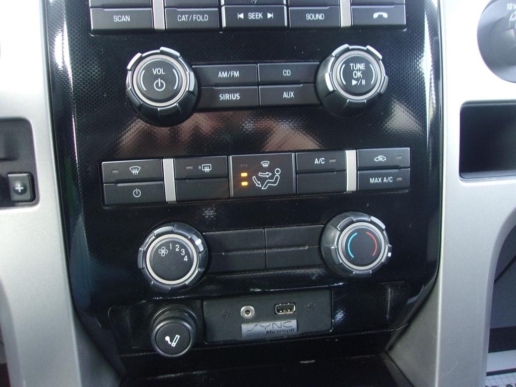 Ford F-150 4WD SuperCrew 150" Lariat 2011