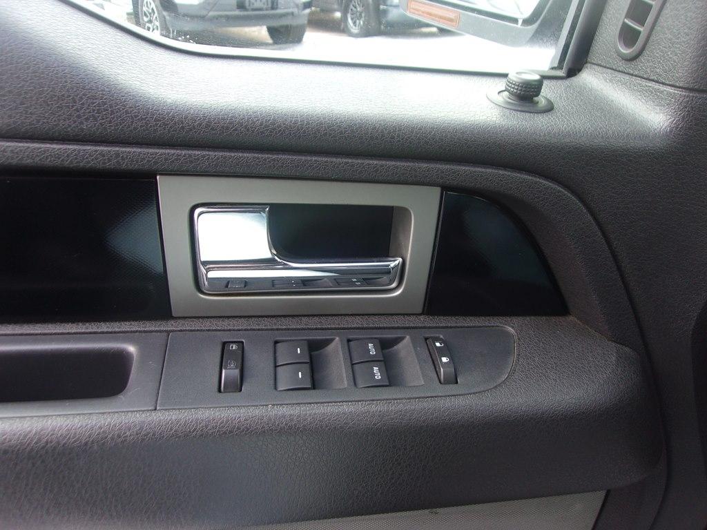 Ford F-150 4WD SuperCrew 150" Lariat 2011