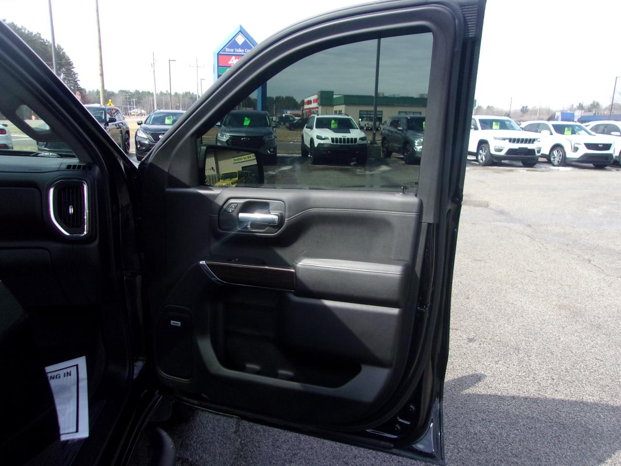 Chevrolet Silverado 1500 4WD Crew Cab 147" RST 2021