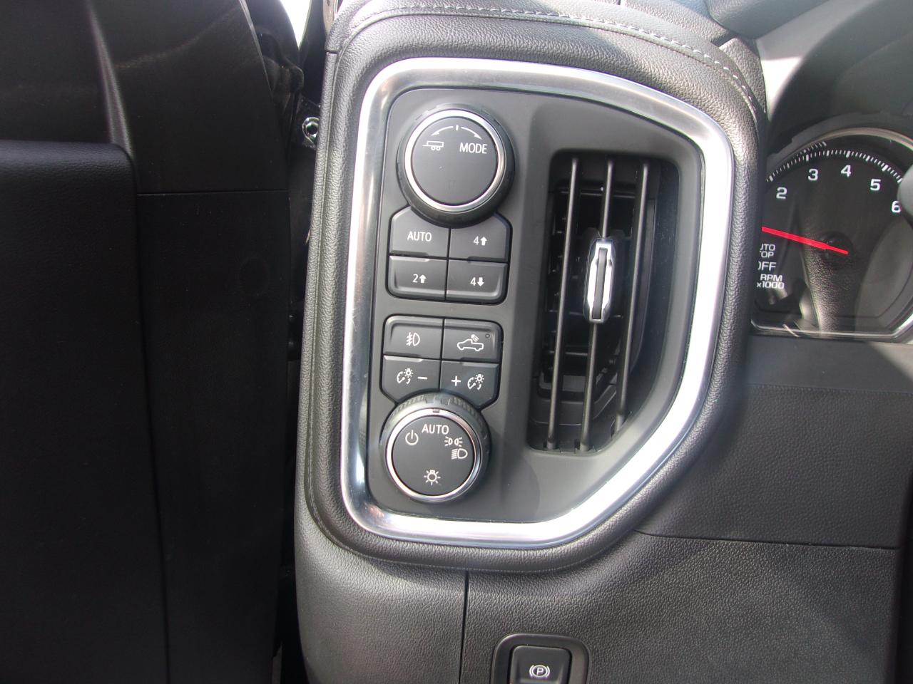 Chevrolet Silverado 1500 4WD Crew Cab 147" RST 2021