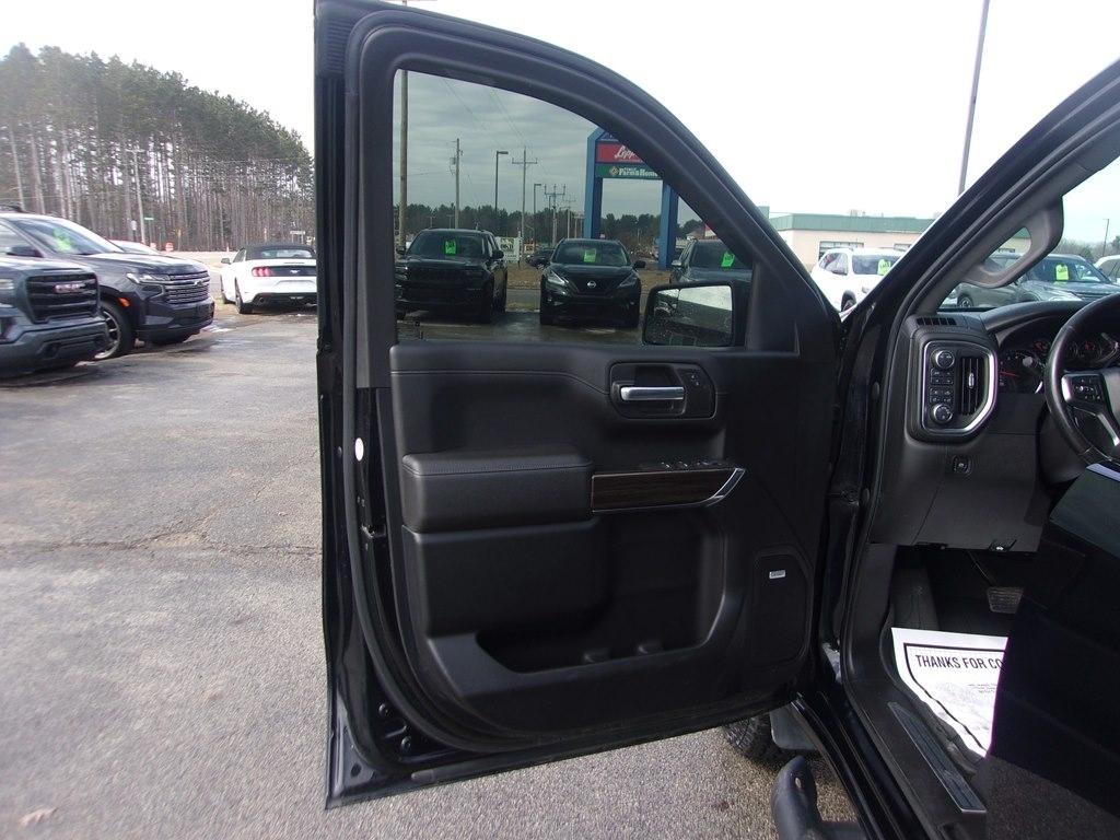 Chevrolet Silverado 1500 4WD Crew Cab 147" RST 2021