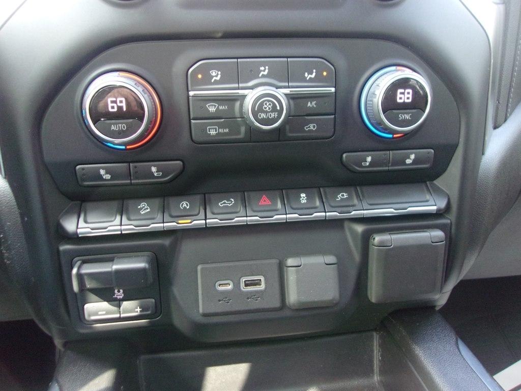 Chevrolet Silverado 1500 4WD Crew Cab 147" RST 2021