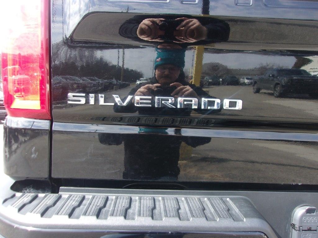 Chevrolet Silverado 1500 4WD Crew Cab 147" RST 2021