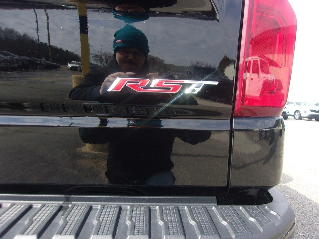 Chevrolet Silverado 1500 4WD Crew Cab 147" RST 2021