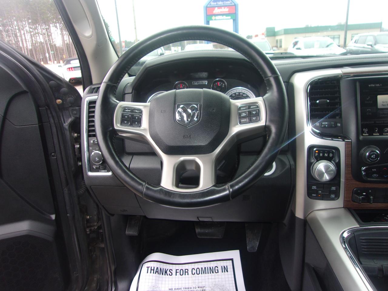 RAM 1500 4WD Crew Cab 140.5" Laramie 2017