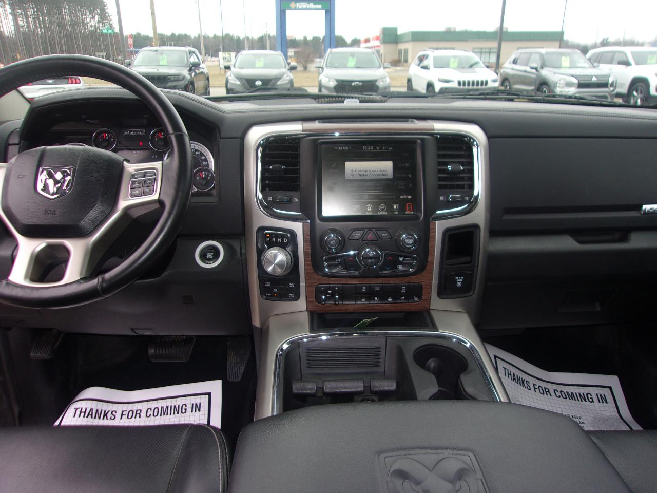 RAM 1500 4WD Crew Cab 140.5" Laramie 2017