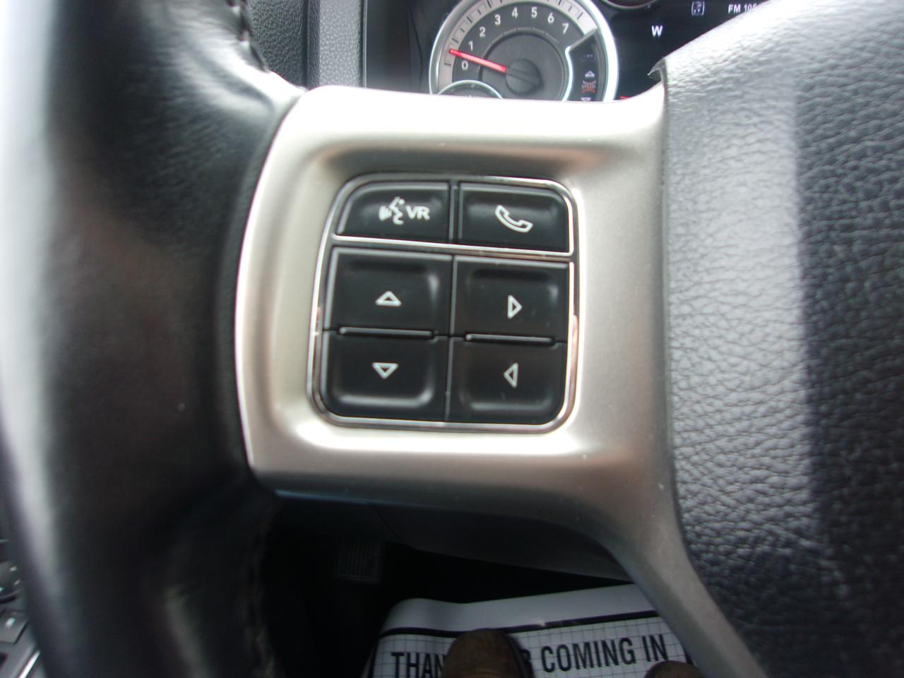 RAM 1500 4WD Crew Cab 140.5" Laramie 2017