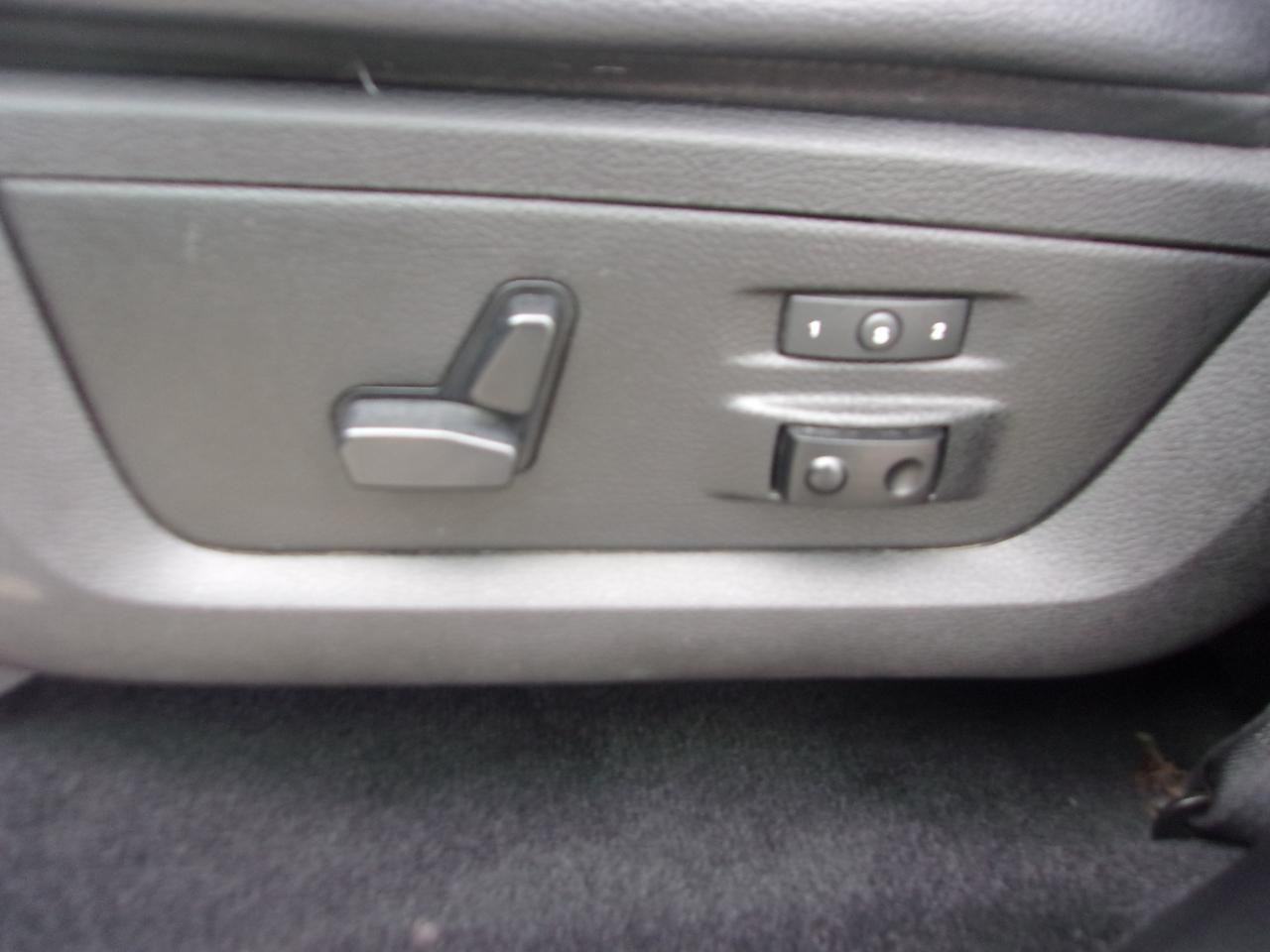 RAM 1500 4WD Crew Cab 140.5" Laramie 2017