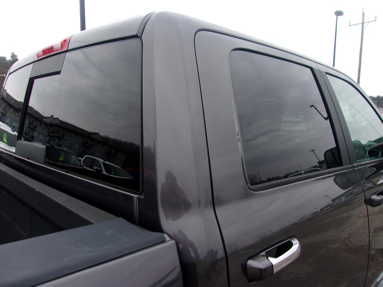 RAM 1500 4WD Crew Cab 140.5" Laramie 2017