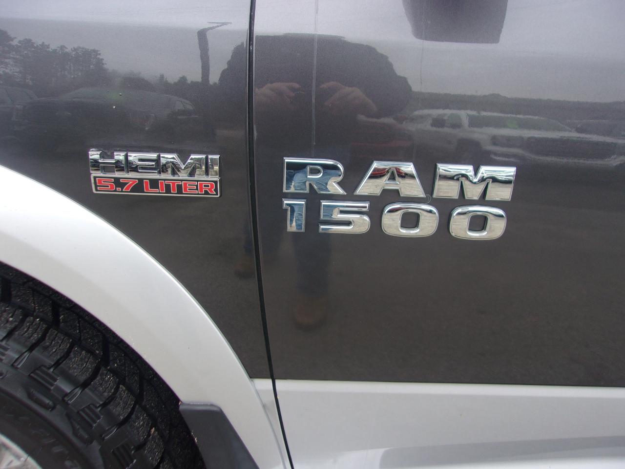 RAM 1500 4WD Crew Cab 140.5" Laramie 2017