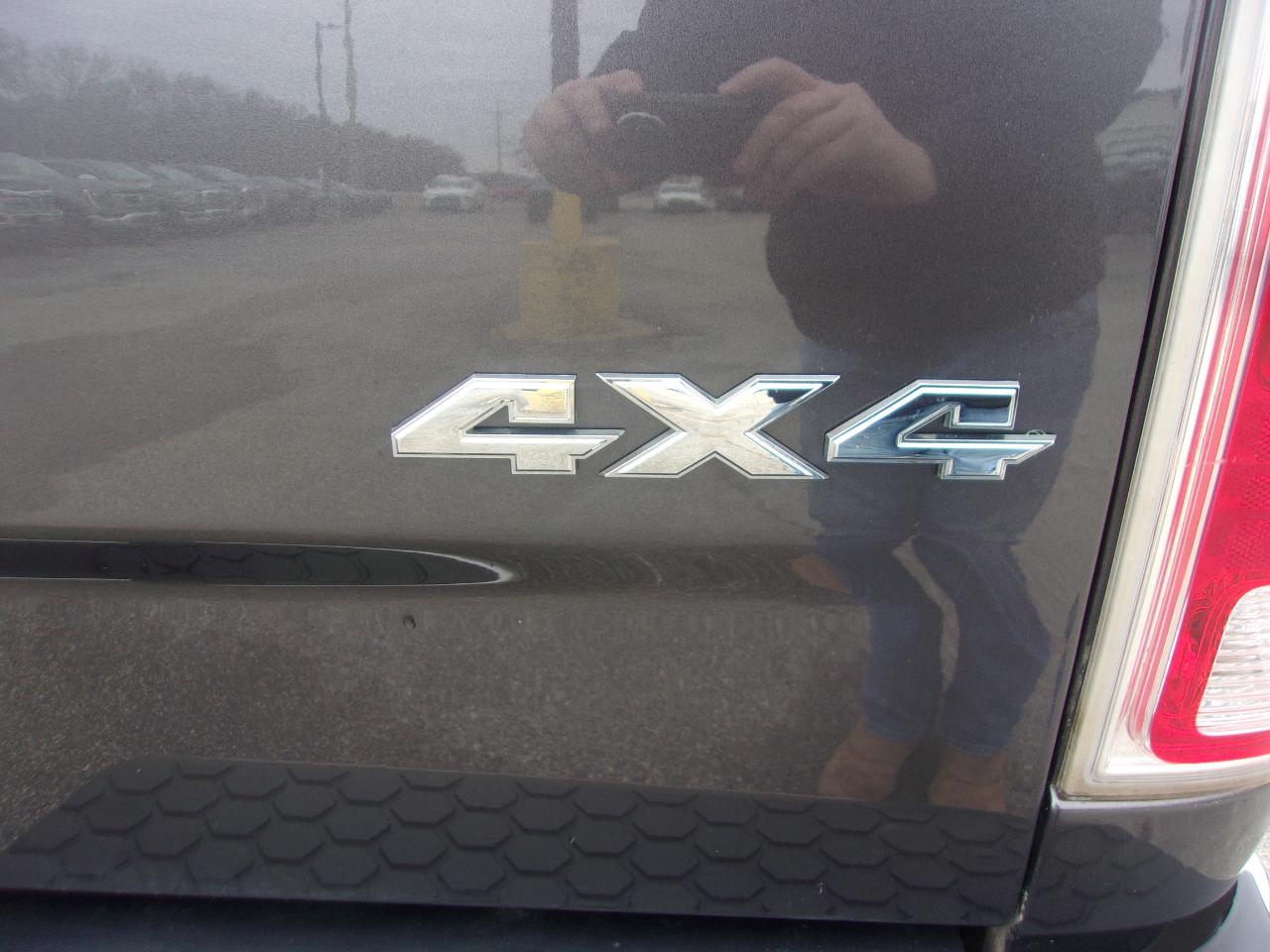 RAM 1500 4WD Crew Cab 140.5" Laramie 2017