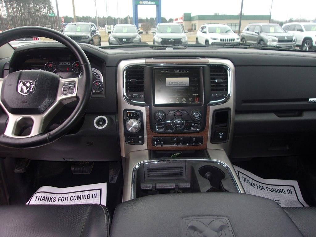 RAM 1500 4WD Crew Cab 140.5" Laramie 2017