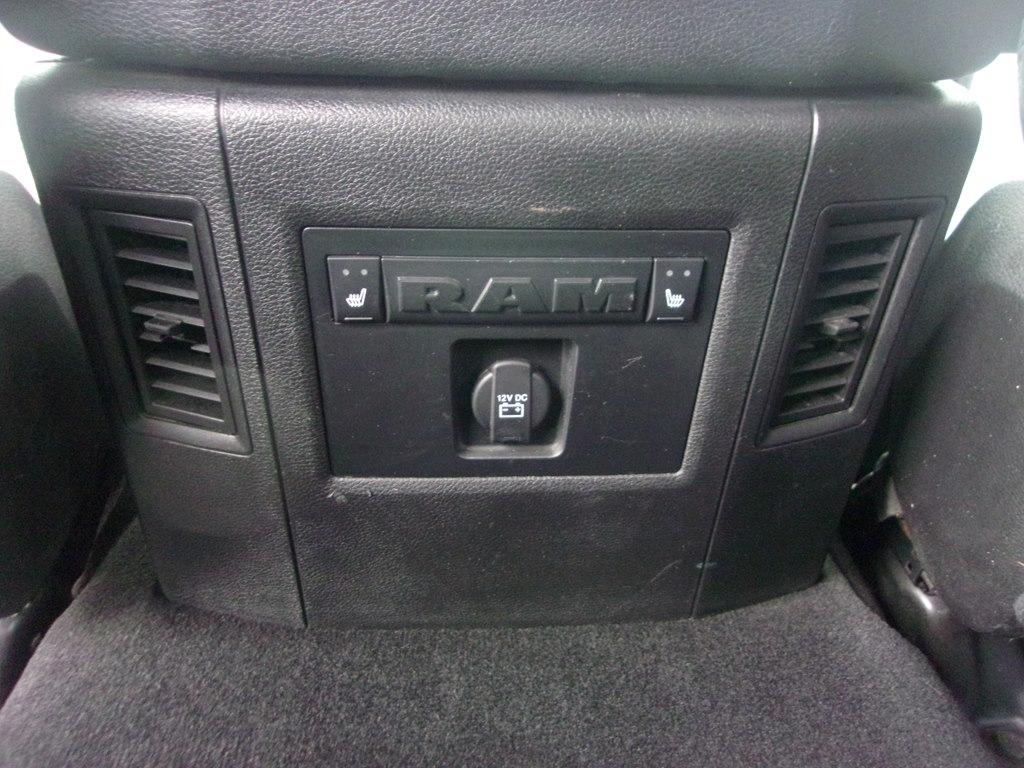 RAM 1500 4WD Crew Cab 140.5" Laramie 2017