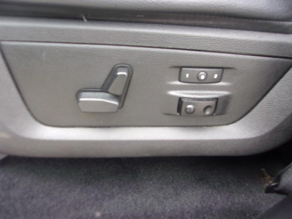 RAM 1500 4WD Crew Cab 140.5" Laramie 2017