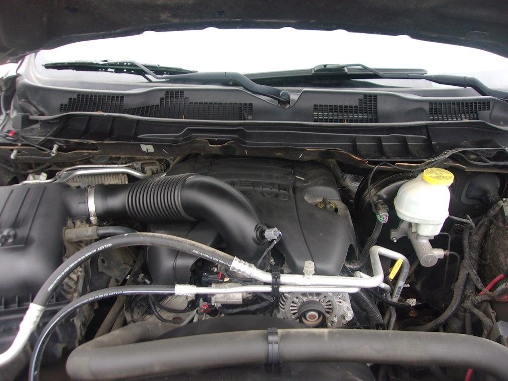 RAM 1500 4WD Crew Cab 140.5" Laramie 2017