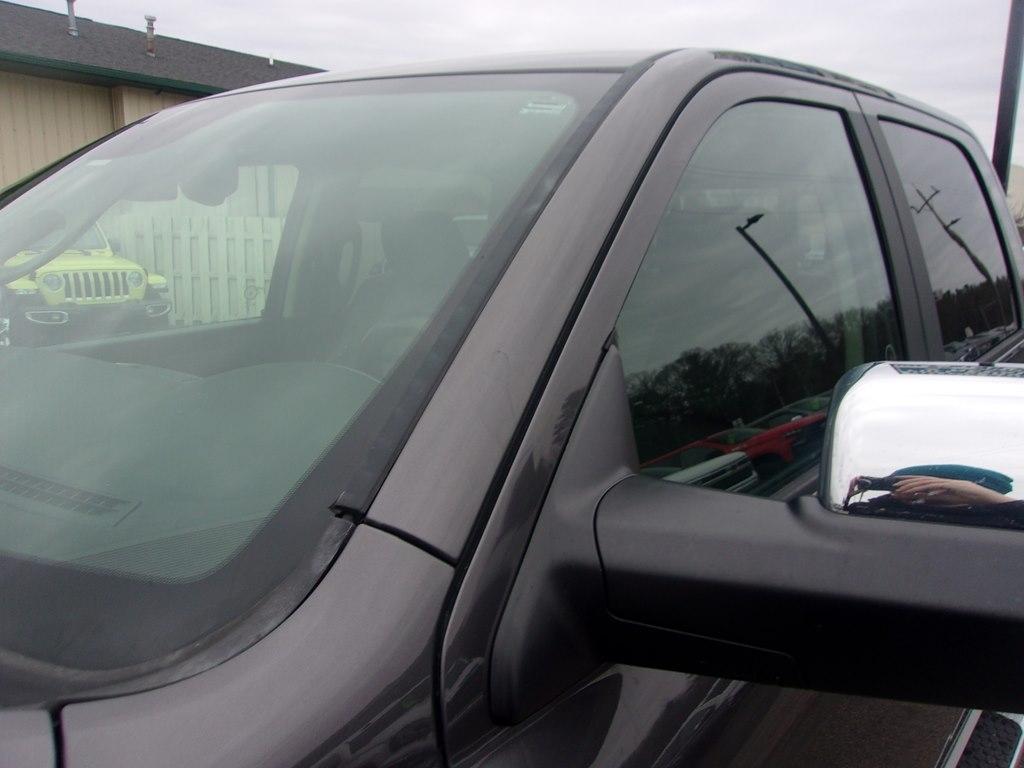 RAM 1500 4WD Crew Cab 140.5" Laramie 2017