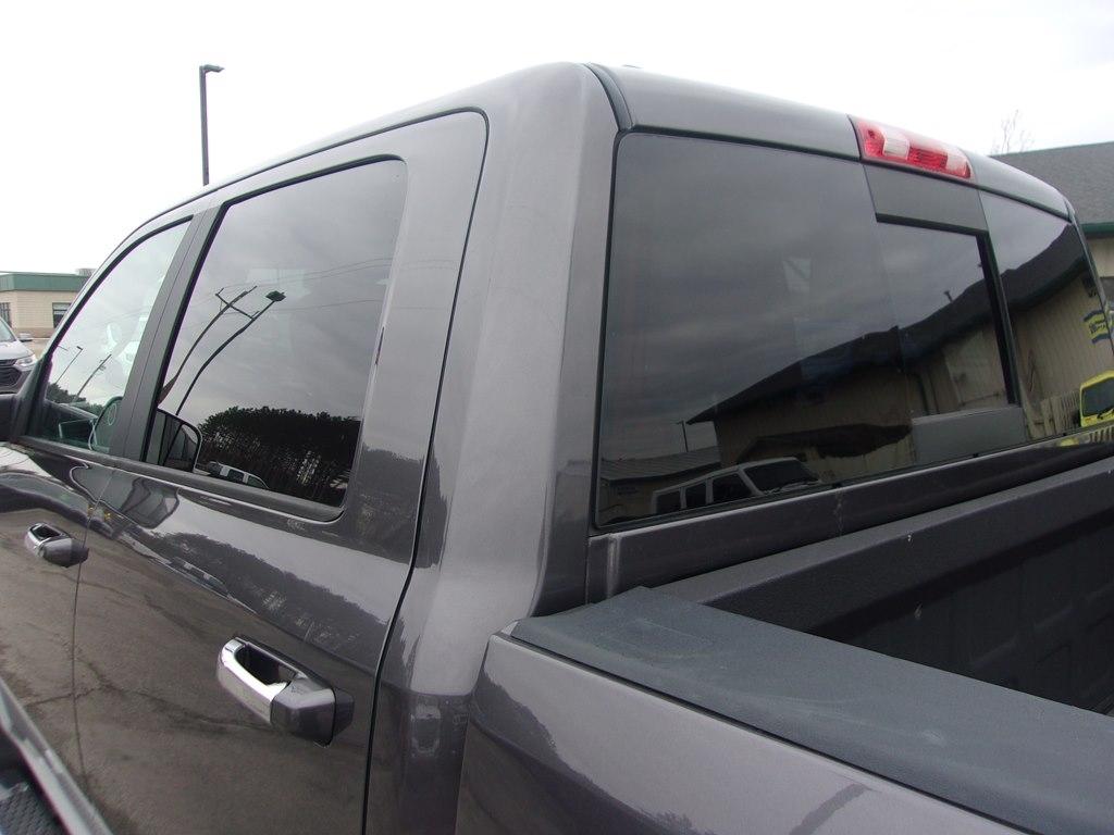 RAM 1500 4WD Crew Cab 140.5" Laramie 2017