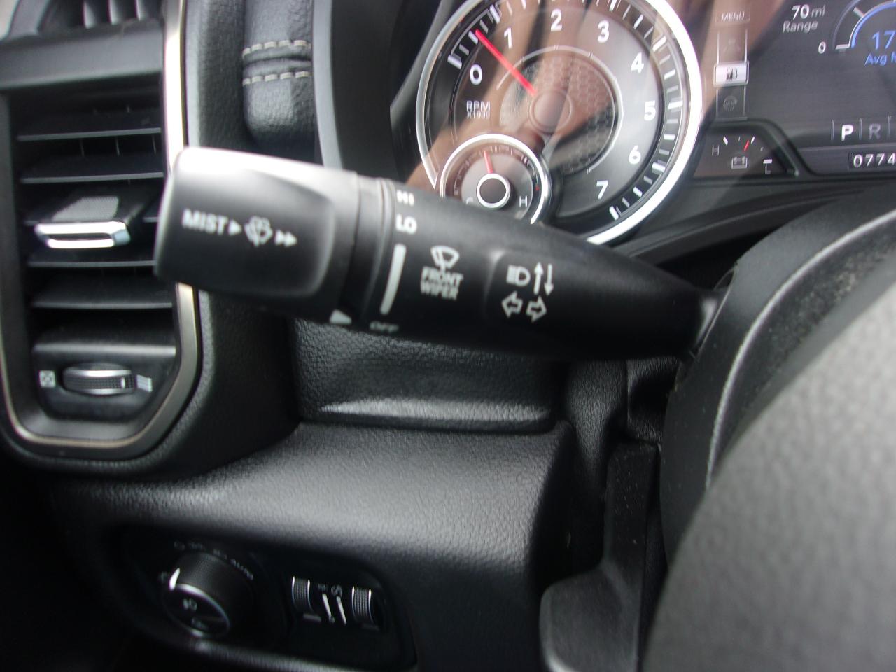 RAM 1500 Sport 4x4 Crew Cab 5'7" Box 2019