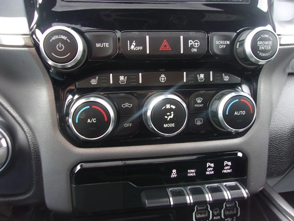 RAM 1500 Sport 4x4 Crew Cab 5'7" Box 2019