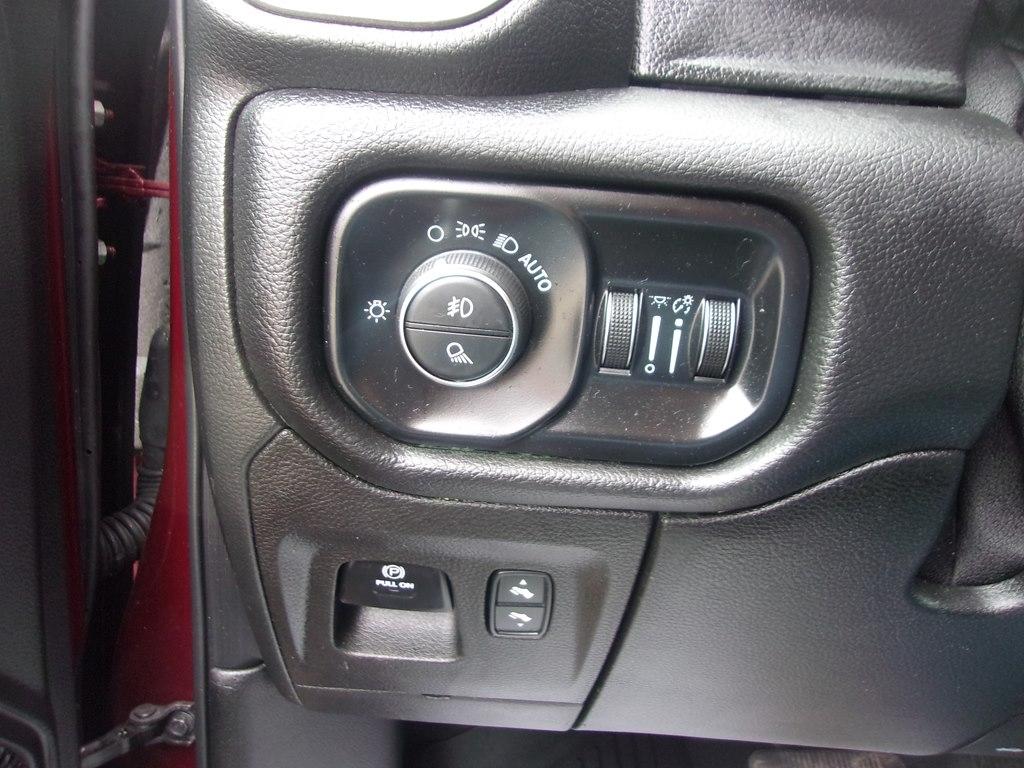 RAM 1500 Sport 4x4 Crew Cab 5'7" Box 2019