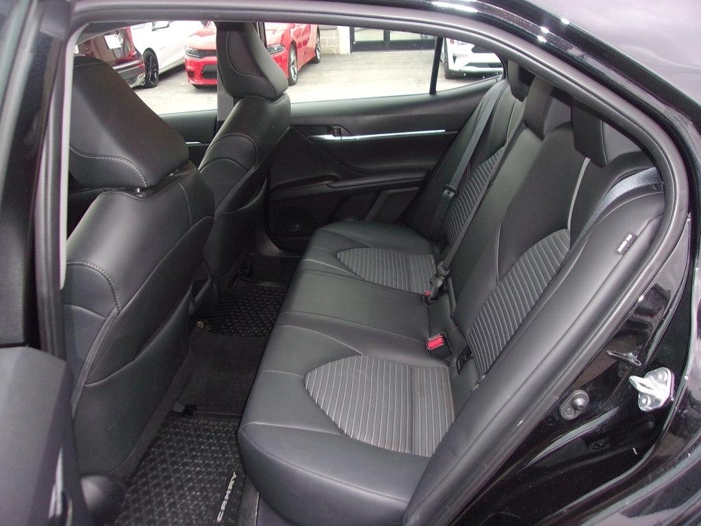 Toyota Camry SE Auto (Natl) 2024