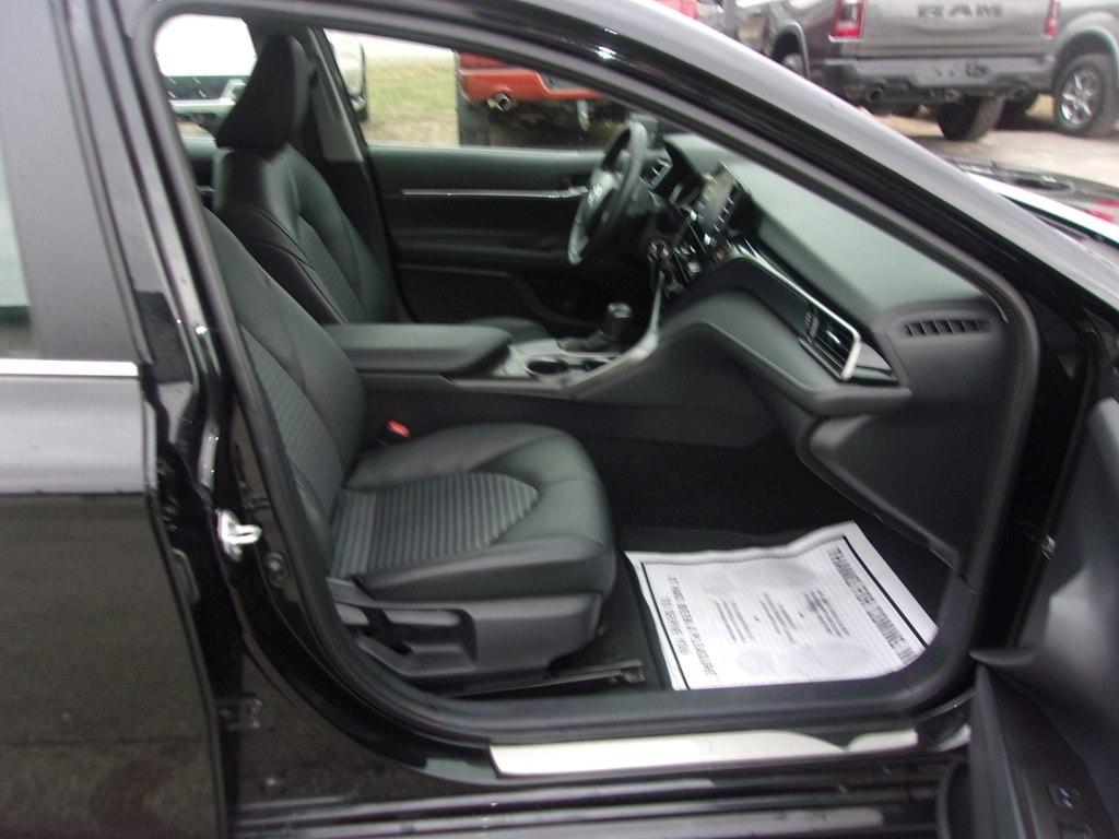 Toyota Camry SE Auto (Natl) 2024