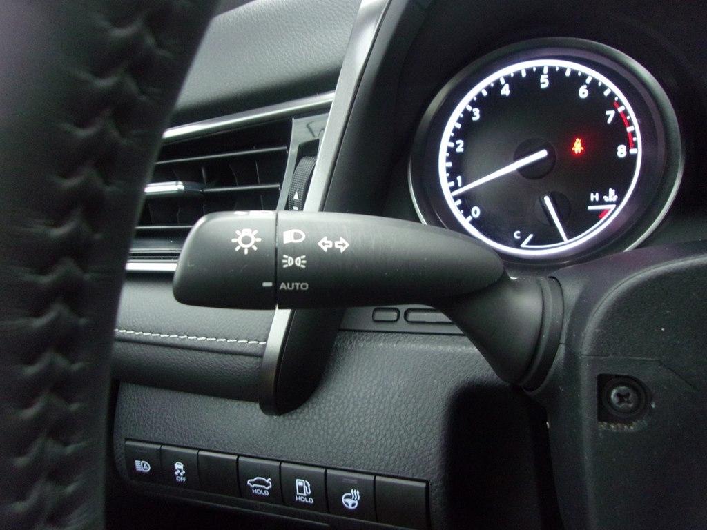 Toyota Camry SE Auto (Natl) 2024