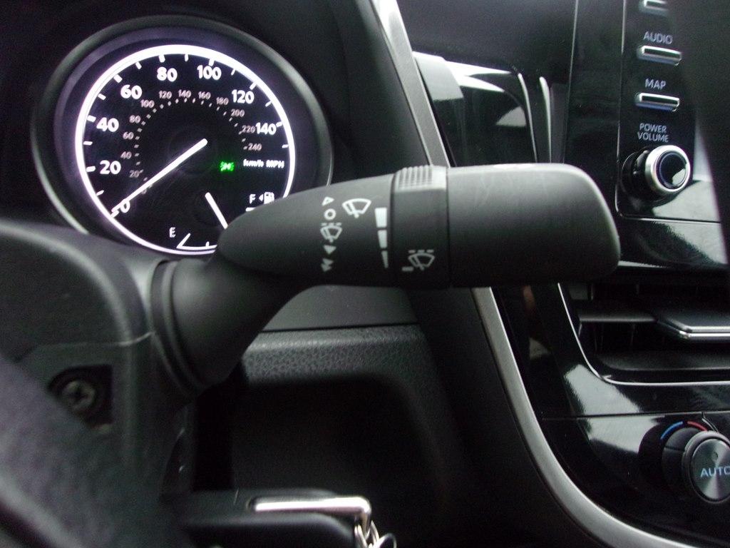 Toyota Camry SE Auto (Natl) 2024