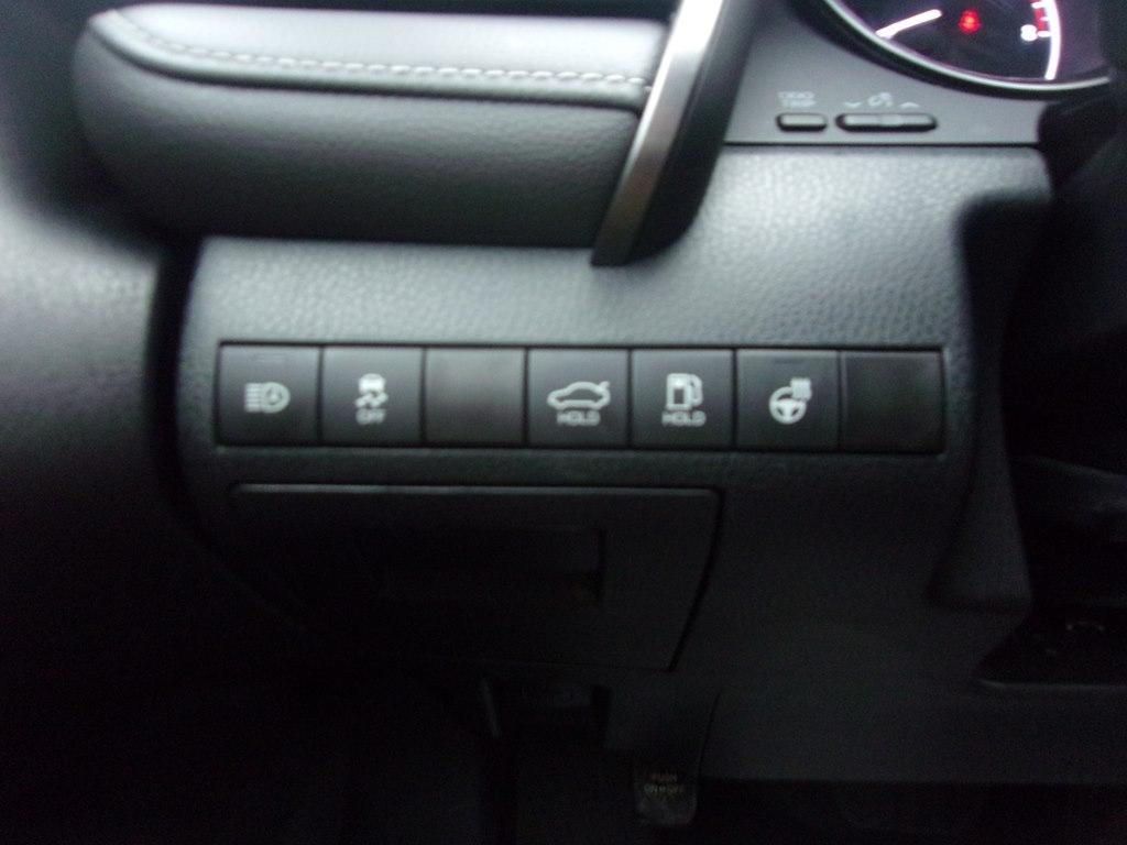 Toyota Camry SE Auto (Natl) 2024