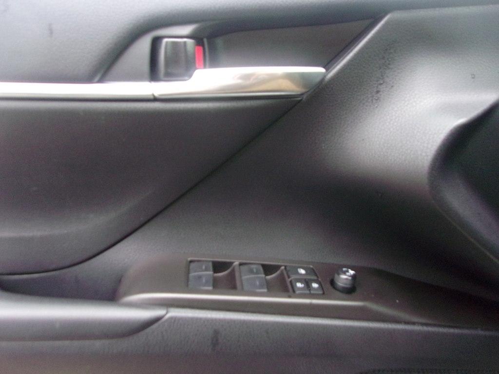 Toyota Camry SE Auto (Natl) 2024