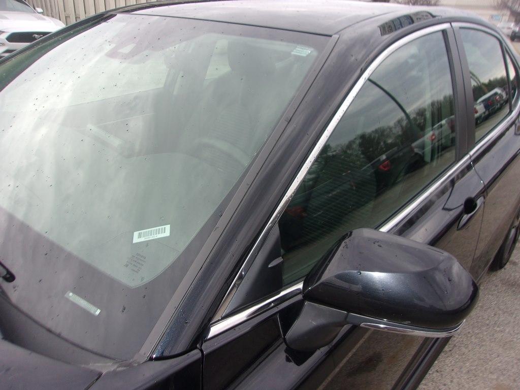 Toyota Camry SE Auto (Natl) 2024