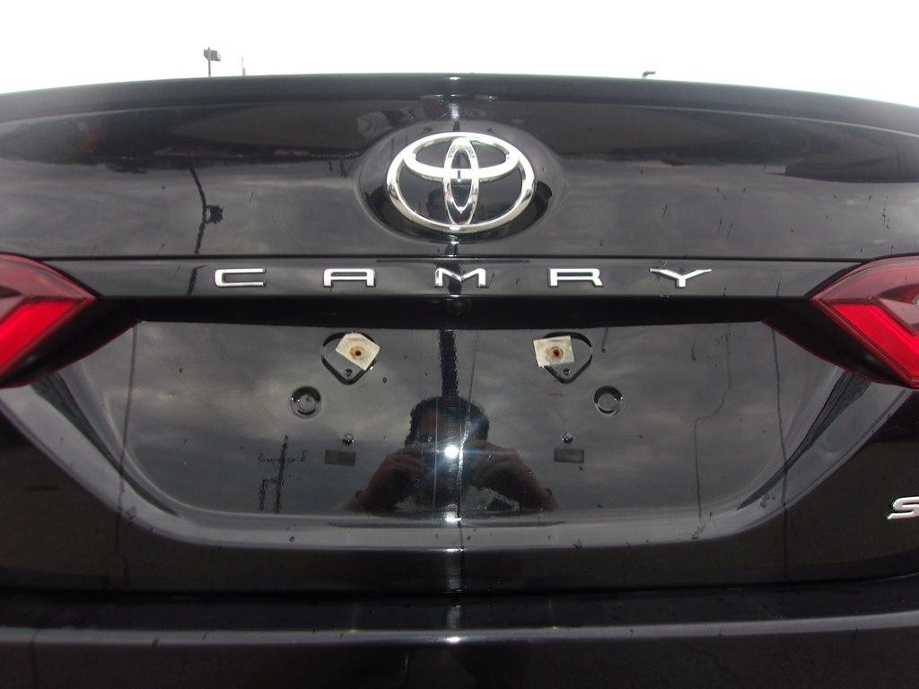 Toyota Camry SE Auto (Natl) 2024