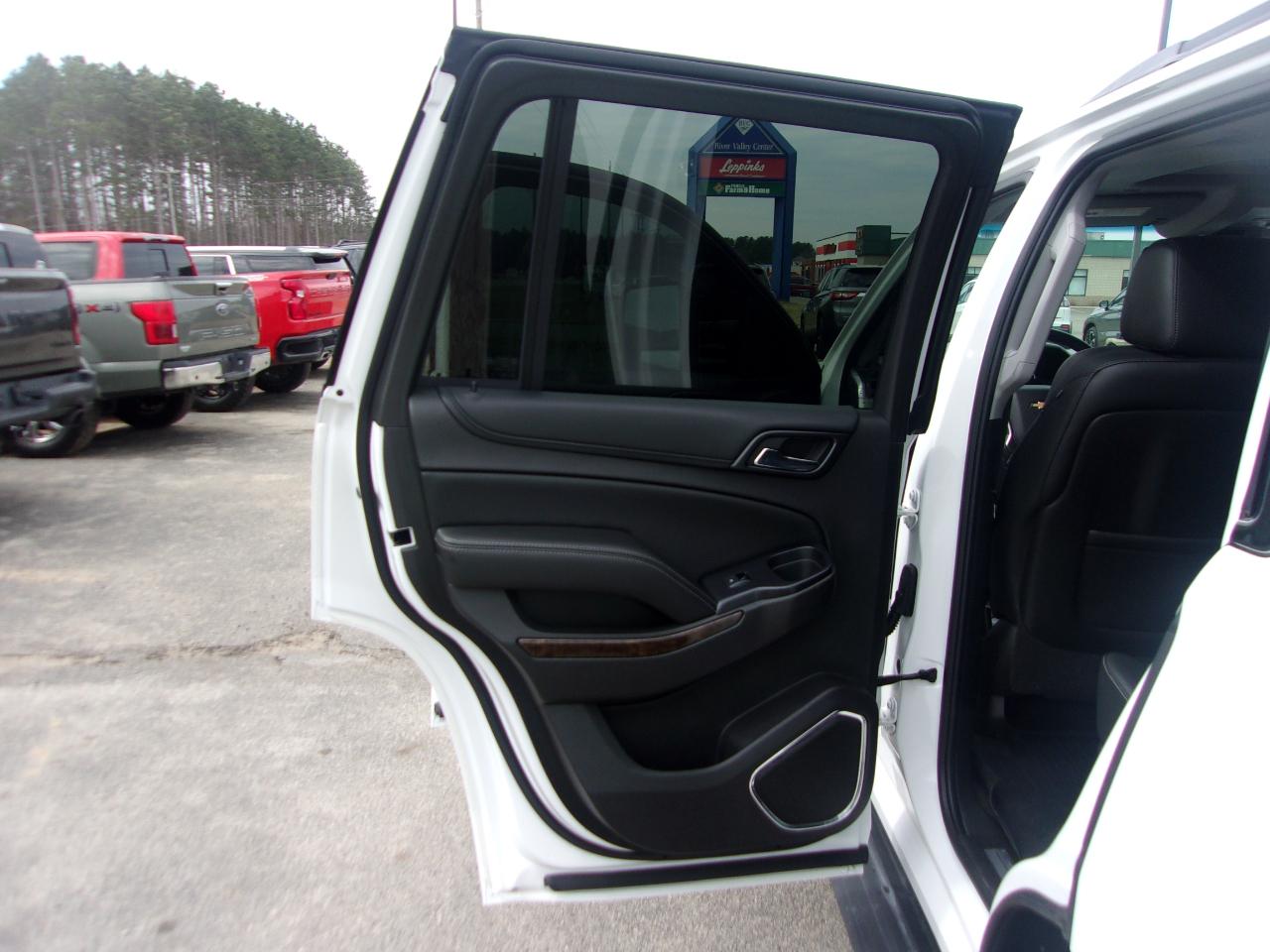 Chevrolet Tahoe 4WD 4dr LT 2015