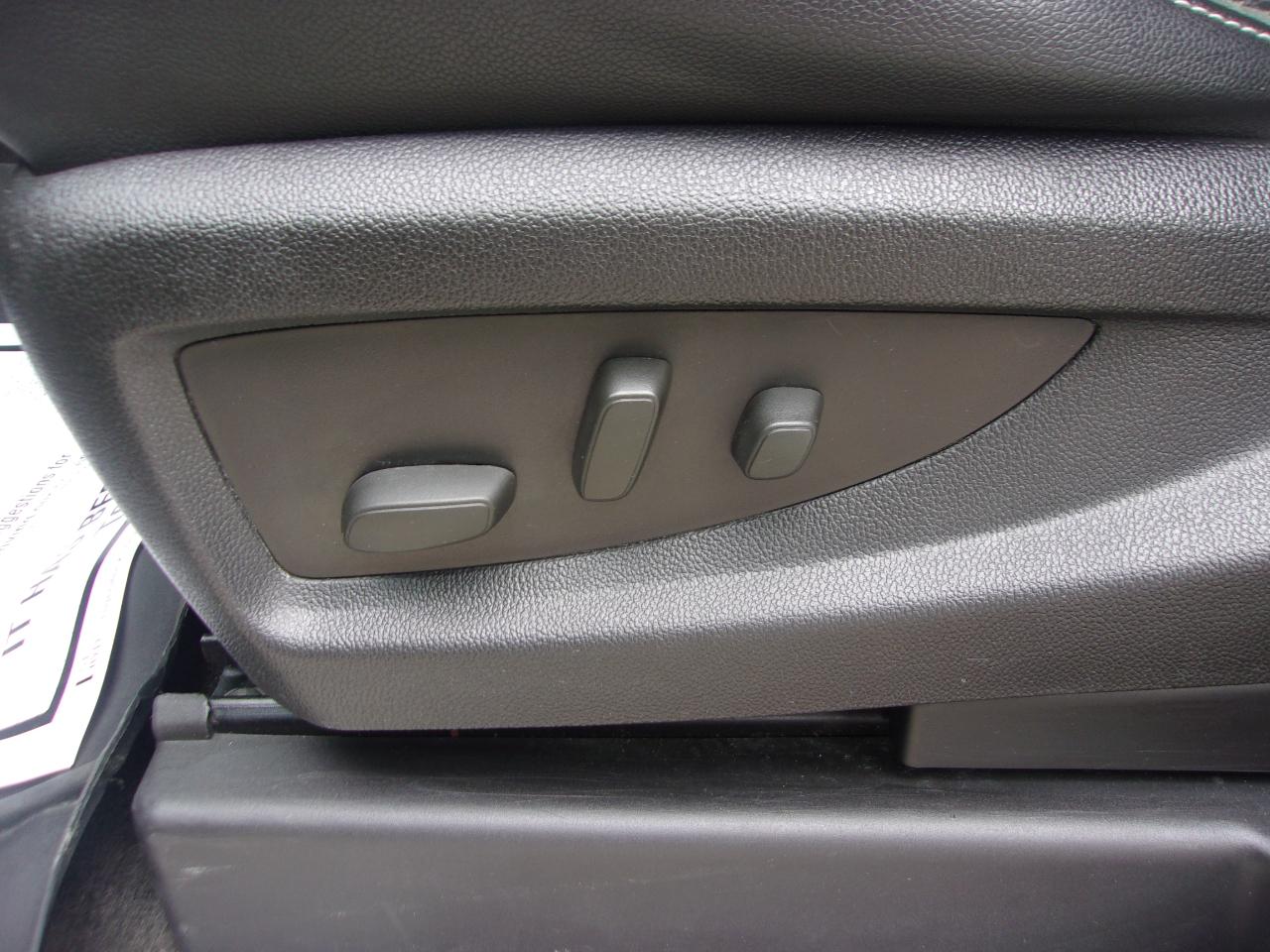 Chevrolet Tahoe 4WD 4dr LT 2015