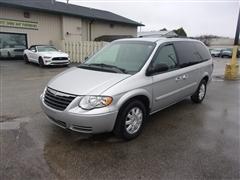 2006 Chrysler Town & Country LWB 