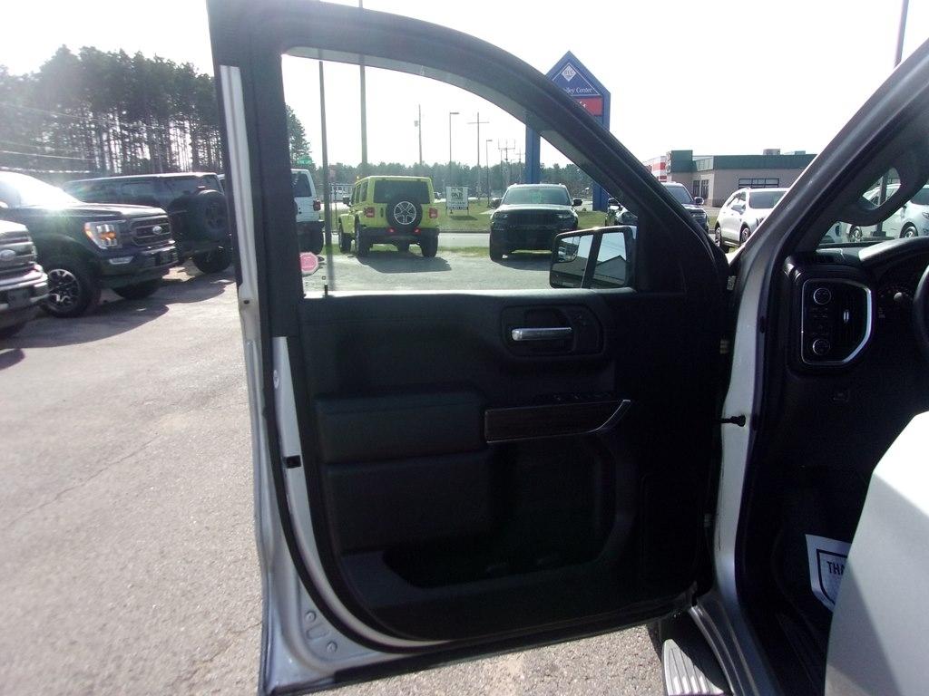 Chevrolet Silverado 1500 LTD 4WD Crew Cab 147" LT 2022