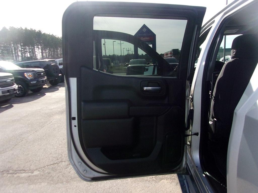 Chevrolet Silverado 1500 LTD 4WD Crew Cab 147" LT 2022