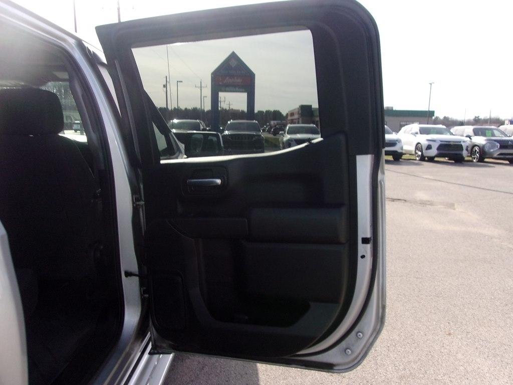 Chevrolet Silverado 1500 LTD 4WD Crew Cab 147" LT 2022