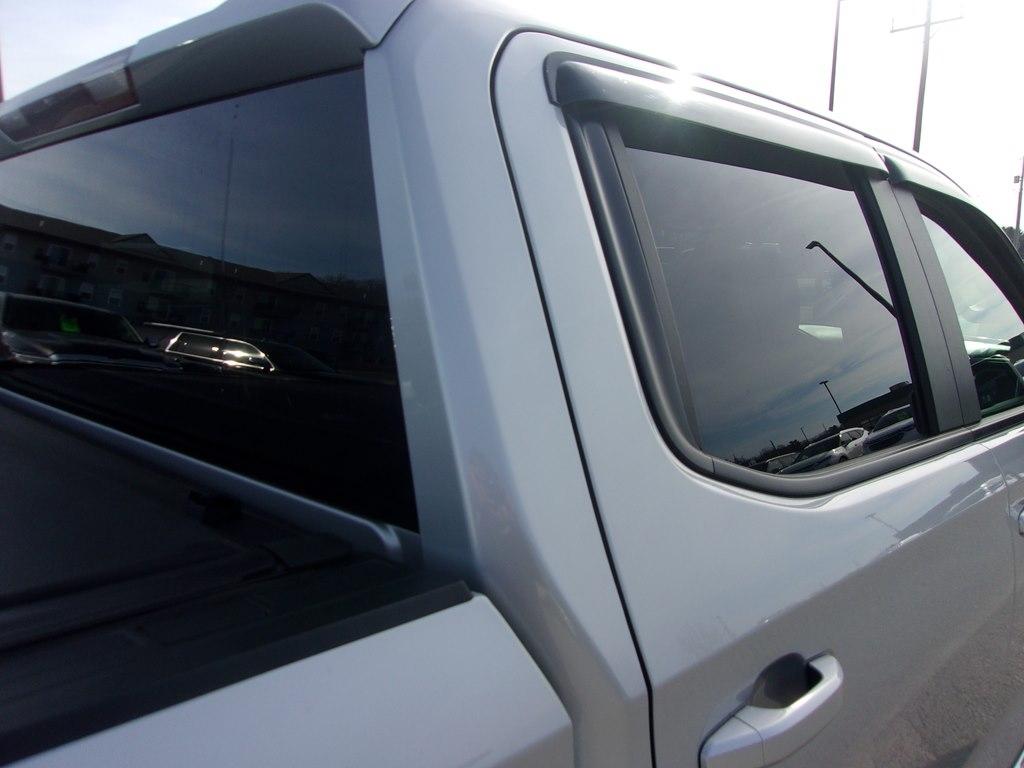 Chevrolet Silverado 1500 LTD 4WD Crew Cab 147" LT 2022