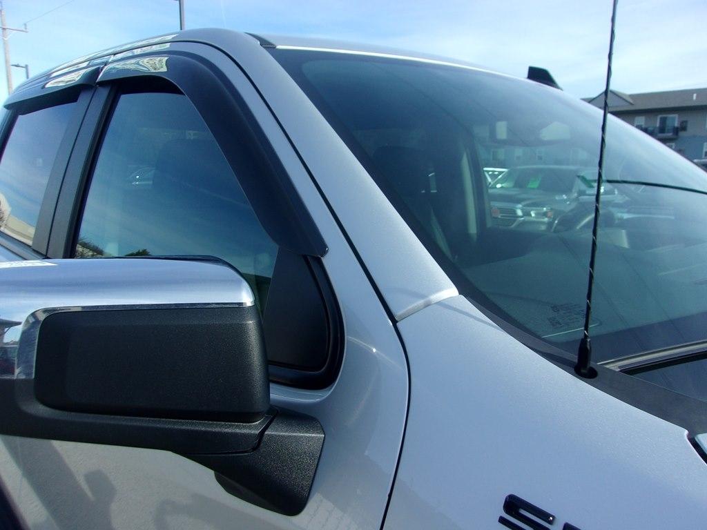 Chevrolet Silverado 1500 LTD 4WD Crew Cab 147" LT 2022