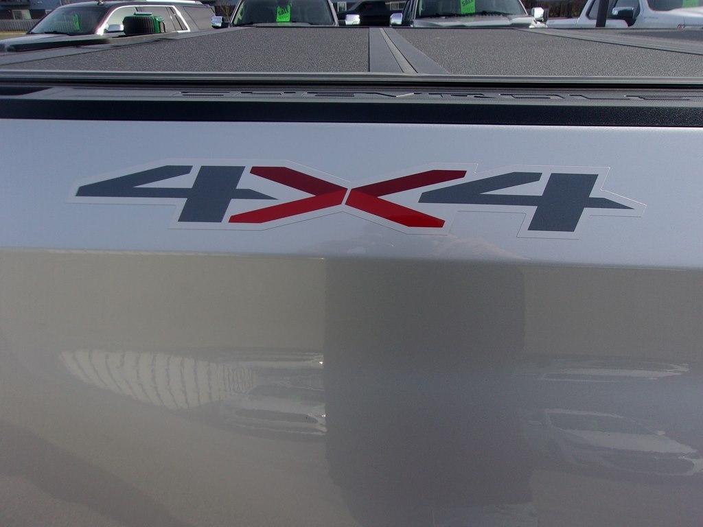 Chevrolet Silverado 1500 LTD 4WD Crew Cab 147" LT 2022