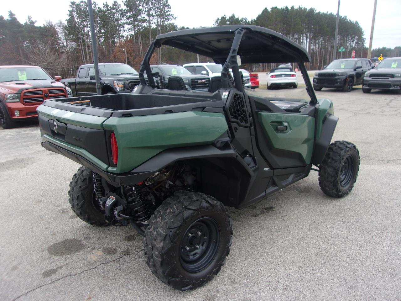 Can-Am Commander  2024