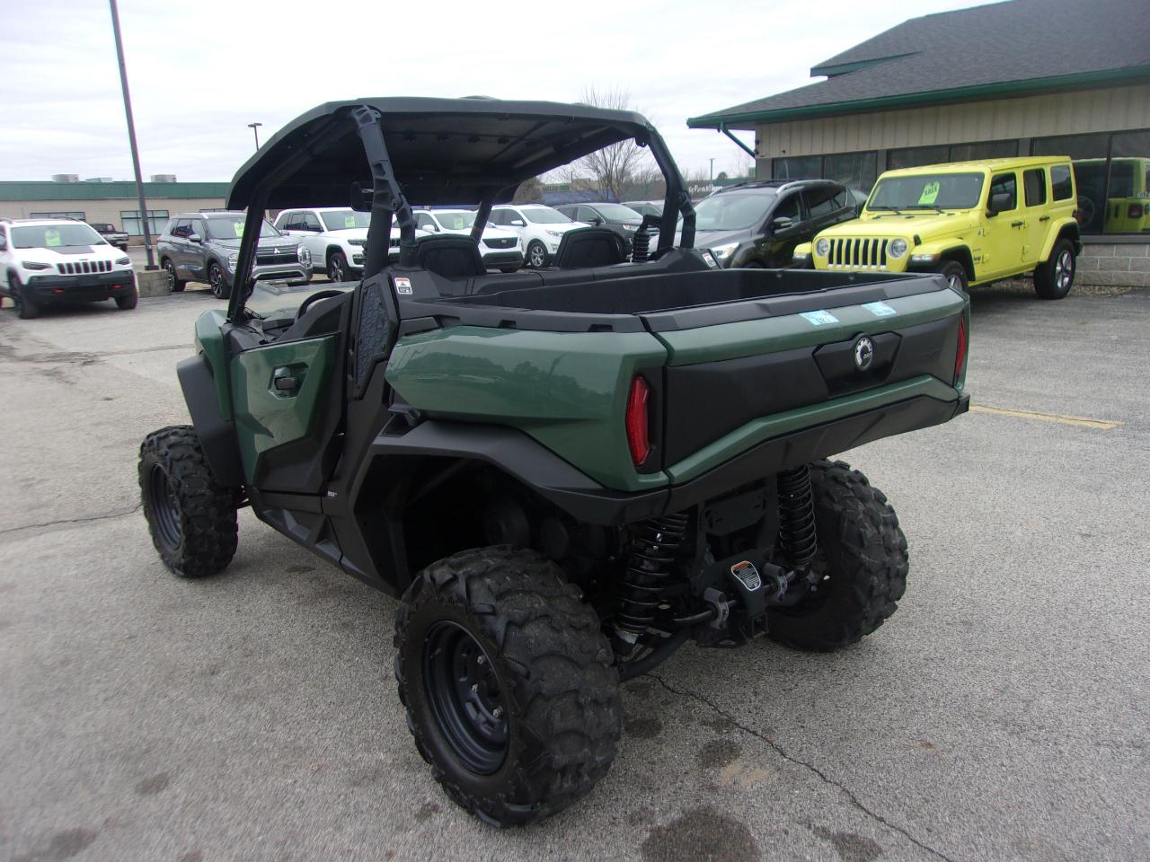 Can-Am Commander  2024