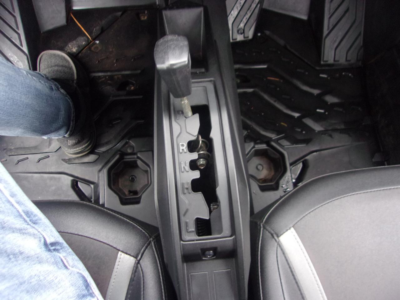 Can-Am Commander  2024