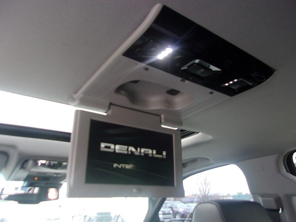 GMC Yukon 4WD 4dr Denali 2017