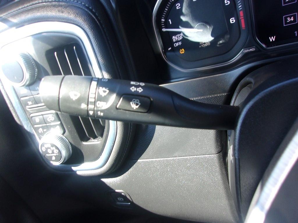 GMC Sierra 1500 4WD Crew Cab 147" Denali 2019