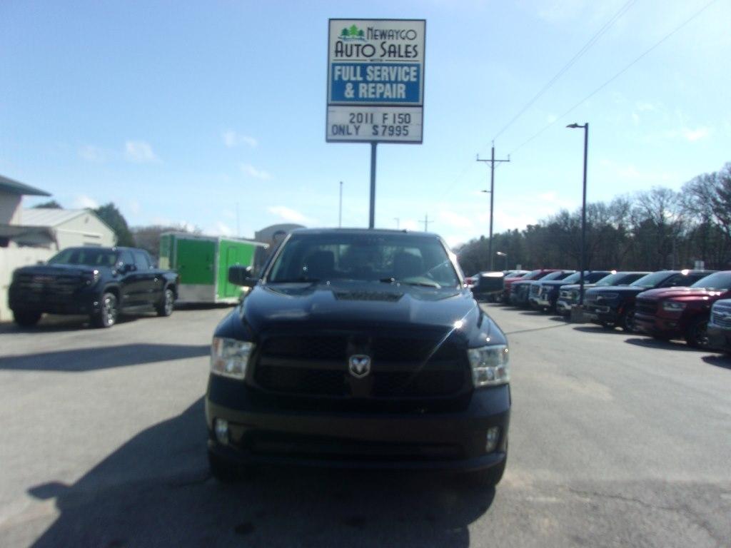 RAM 1500 4WD Crew Cab 140.5" Express 2014