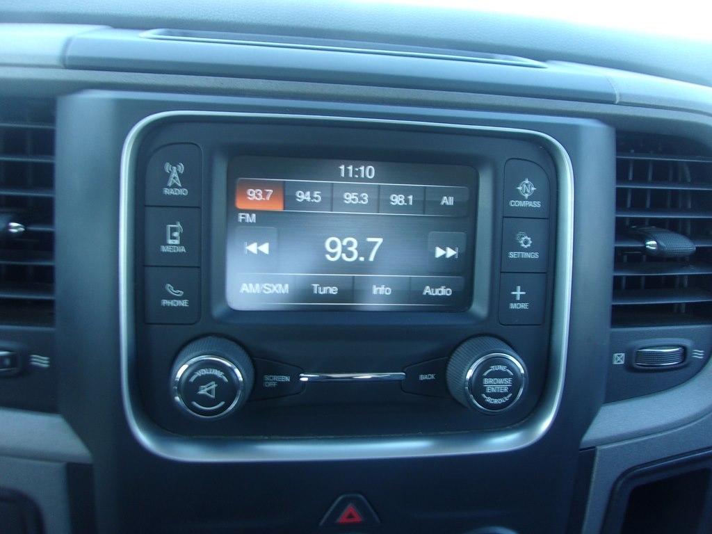 RAM 1500 4WD Crew Cab 140.5" Express 2014