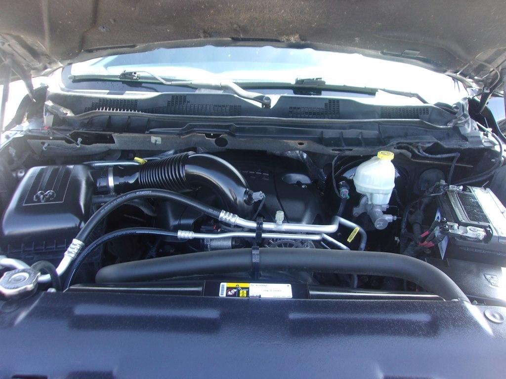 RAM 1500 4WD Crew Cab 140.5" Express 2014