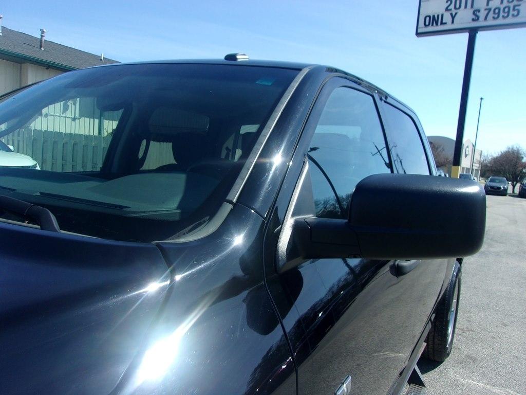 RAM 1500 4WD Crew Cab 140.5" Express 2014